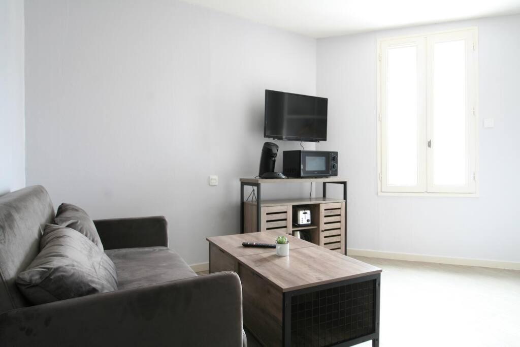 Le Petit Voyageur Apartment Angouleme Exterior photo